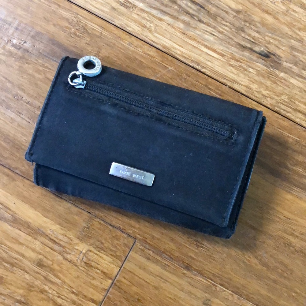 🎉🎉🎉3 for $10.00🎉🎉🎉 Nine West black wallet